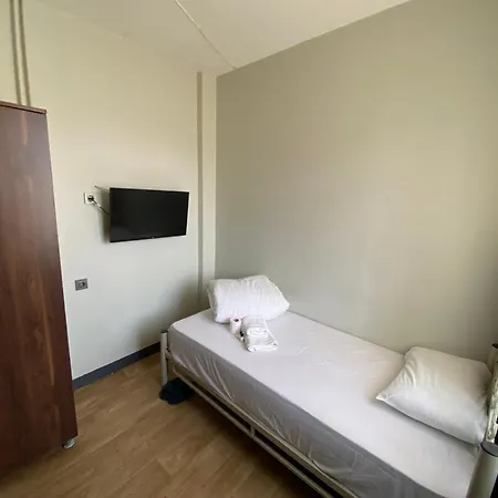Ferah Hostel *